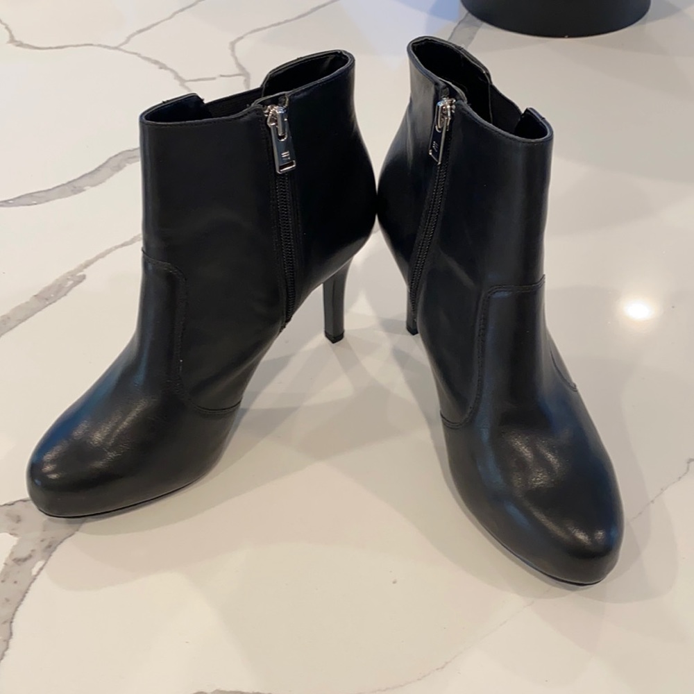 Brand new rockport heeled boots